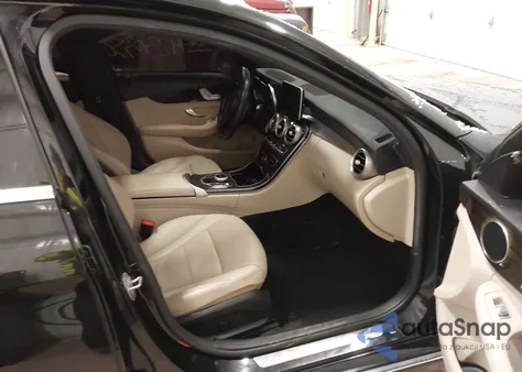 2018 Mercedes-Benz C 300 из США, поврежденный, VIN 55SWF4JBXJU244840